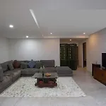 Ultra-Modern Tropical Pool Villa