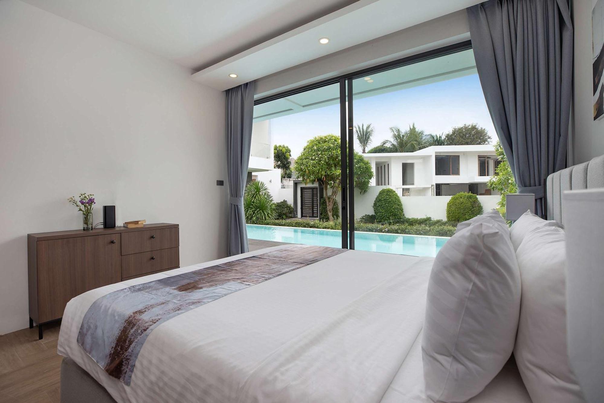 Ultra-modern Tropical Pool Villa Phuket