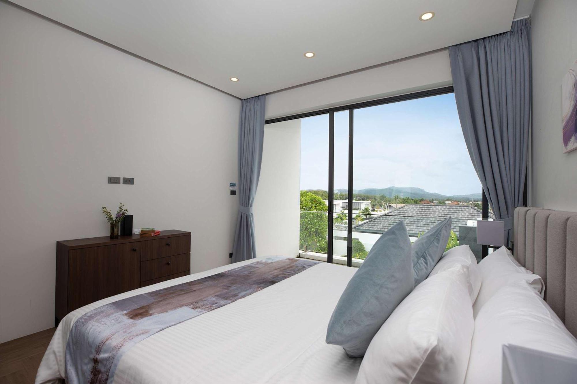 Ultra-modern Tropical Pool * Phuket