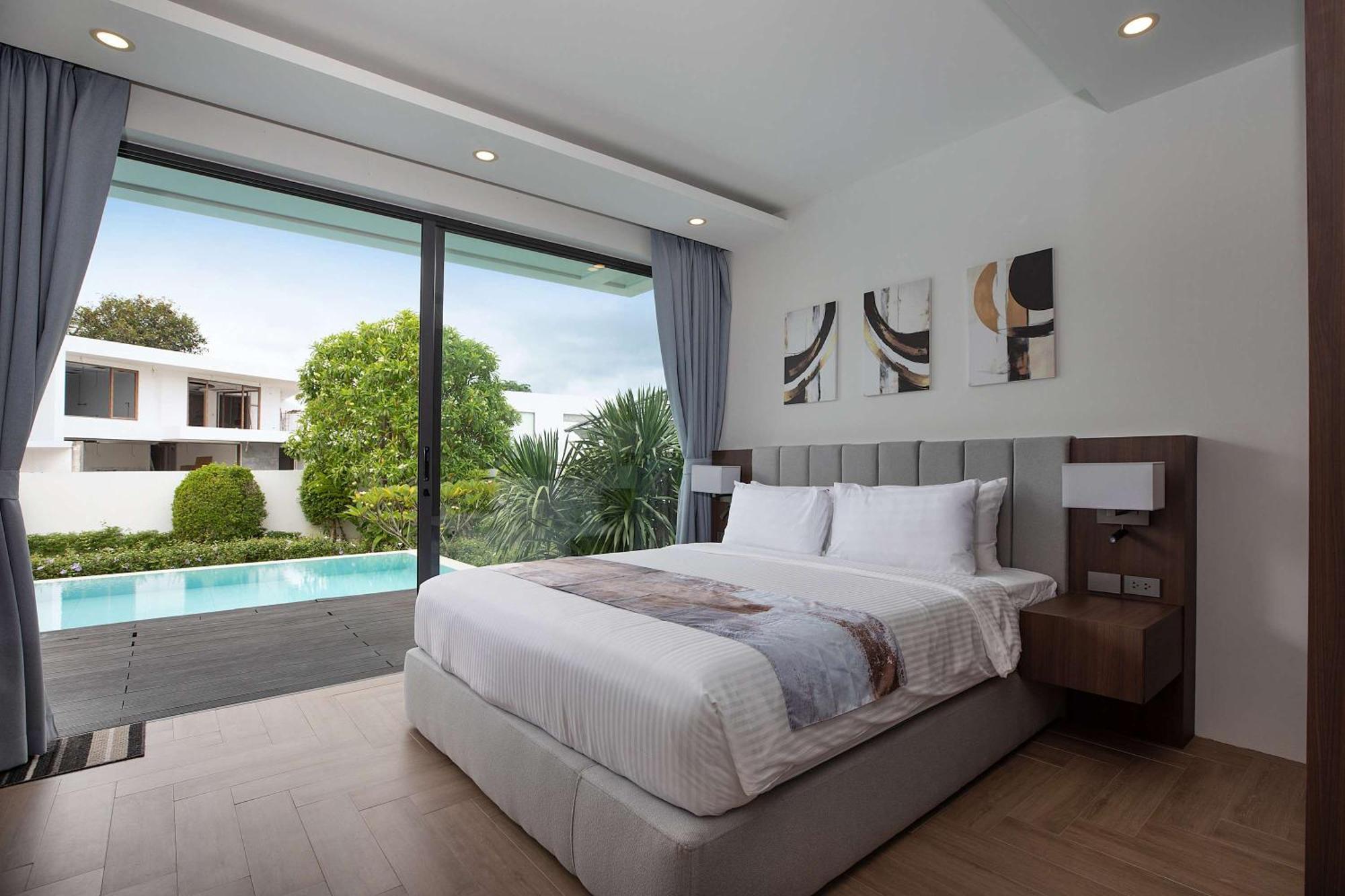 Ultra-modern Tropical Pool Villa Phuket