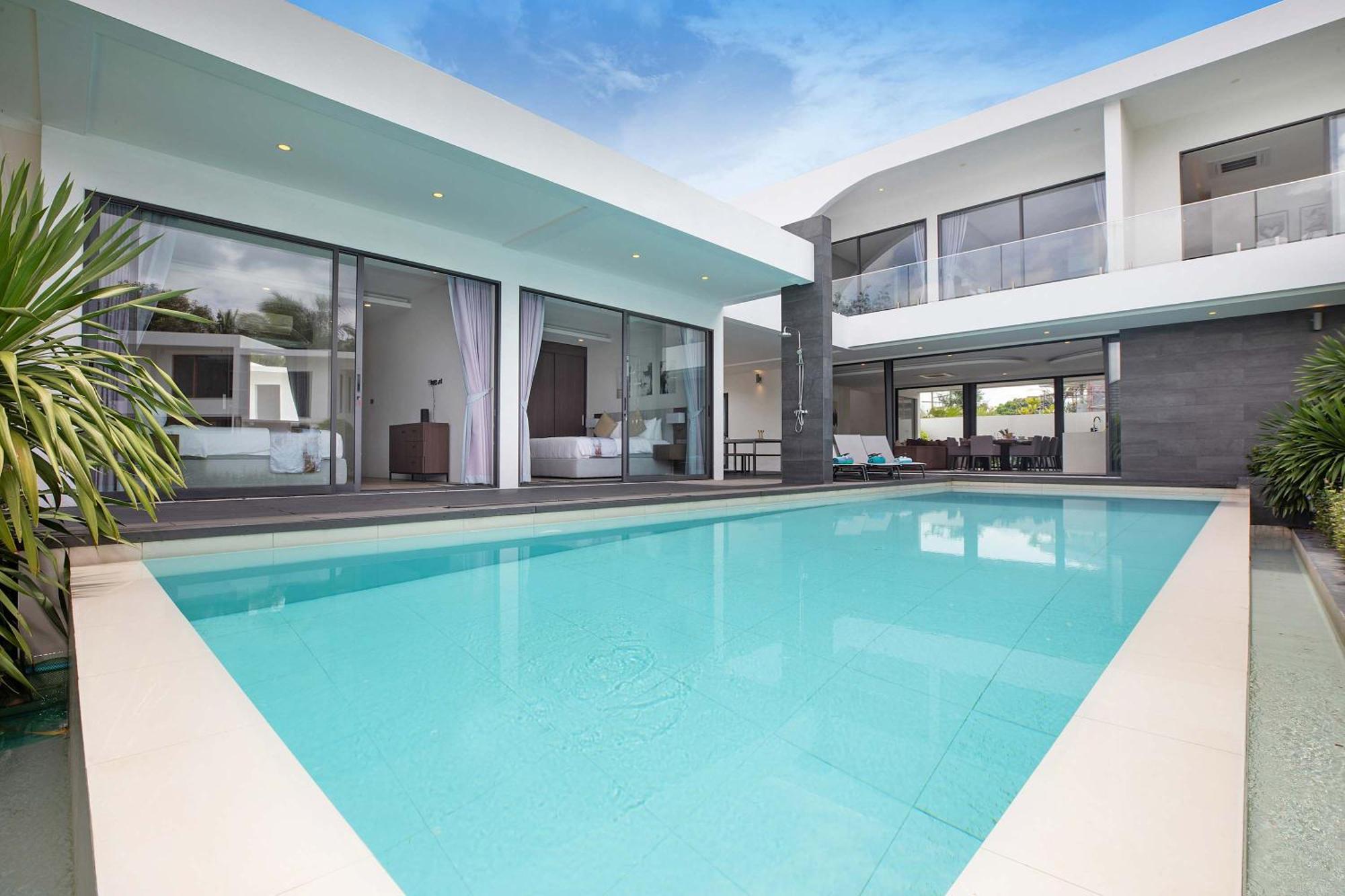 Ultra-modern Tropical Pool Villa Phuket